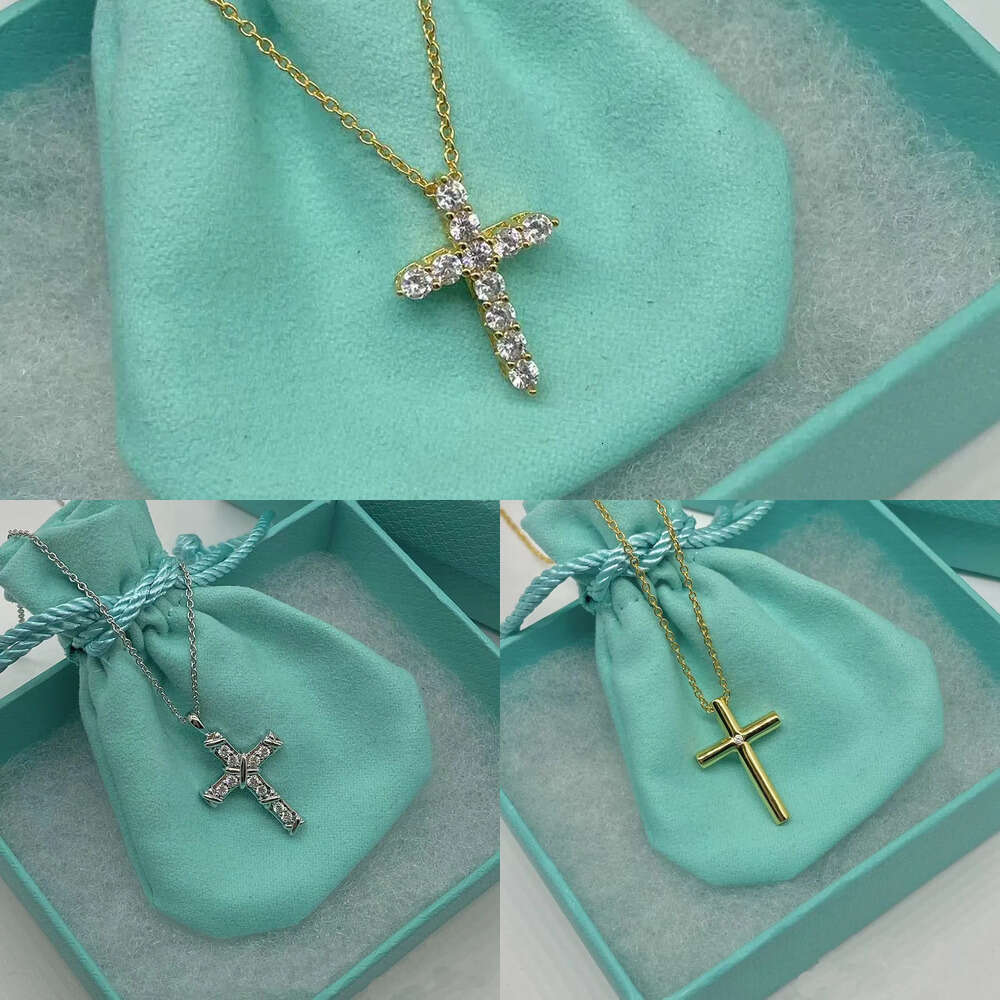 Fashion Full Diamond Cross Pendant Collarbone Chain Designer Necklace Silver Jewelry Diamond Cross Designer Necklace For Woman Girl Christmas Gift