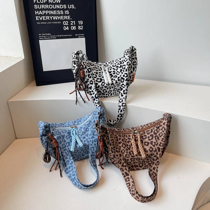 Concise Leopard Print Canvas Zipper Shoulder Bags Versatile Large Capacity Casual Commute Underarm Crossbody Bags 251216