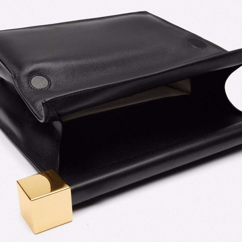 Niche Design Light Luxury Clutch French Rolled Edge Foldable Evening High-end Clip Bag for Women Factory