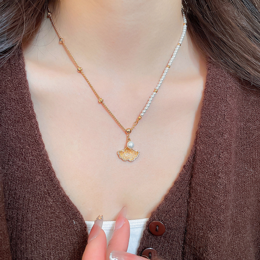 Real Gold Plated Zircon Maple Leaf Pearl Necklace Exquisite Elegant Versatile Collarbone Light Luxury High-End Neck Chain - view 8
