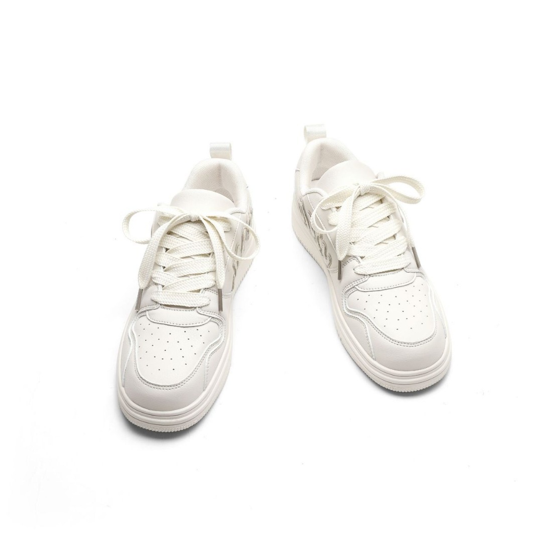 2025 retro bread shoes new white shoes men's height-increasing casual sneakers trendy fashion and versatile board shoes