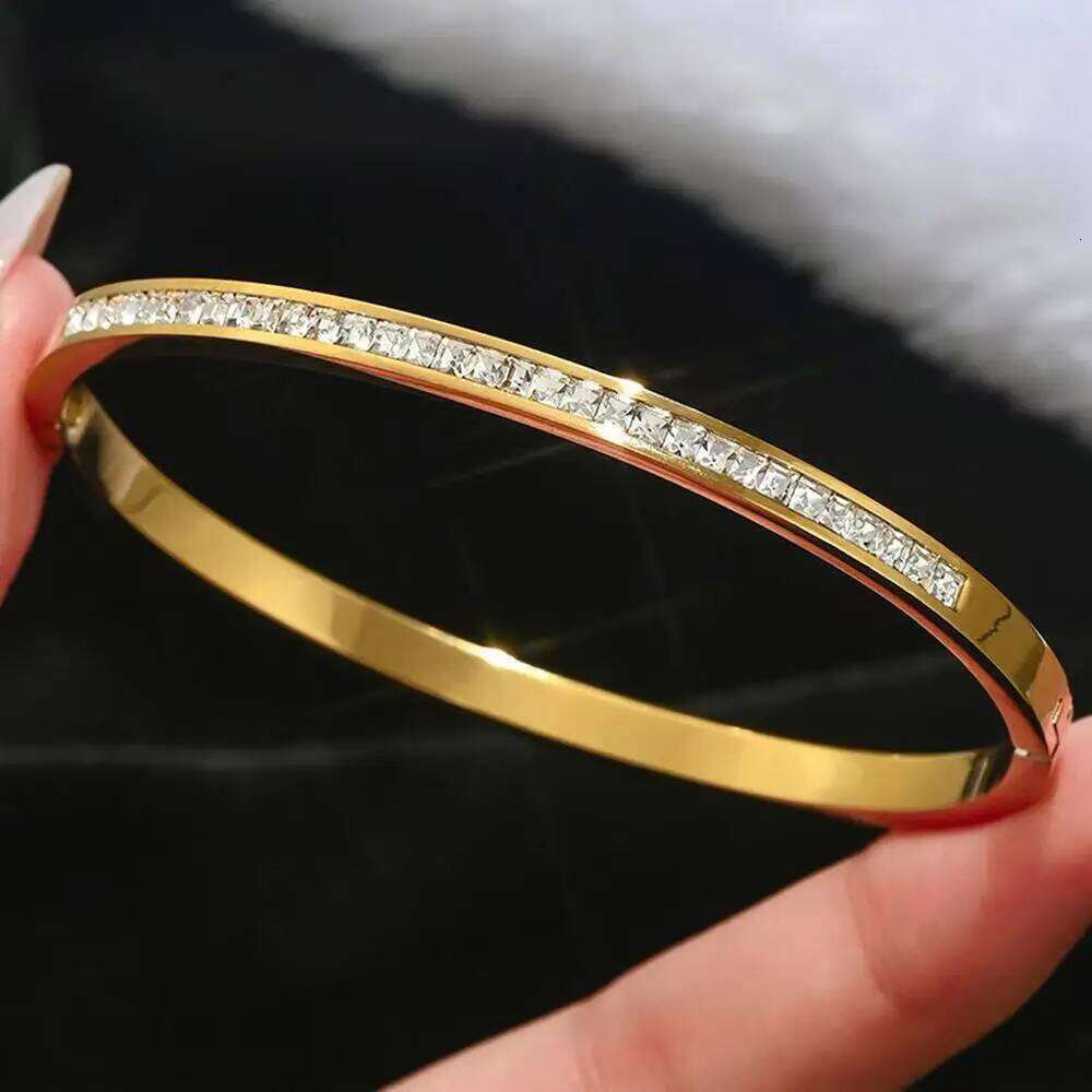 Women's Titanium Steel Starry Sky Small Waist Bracelet High-Grade Light Luxury Jewelry