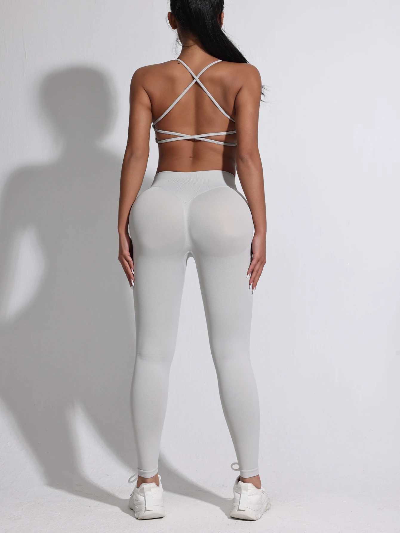 Womens Seamless Sports Yoga Suit Womens Beauty Back Suspender Sports Bra Running Fitness Peach Buttocks Yoga Trouserst251219