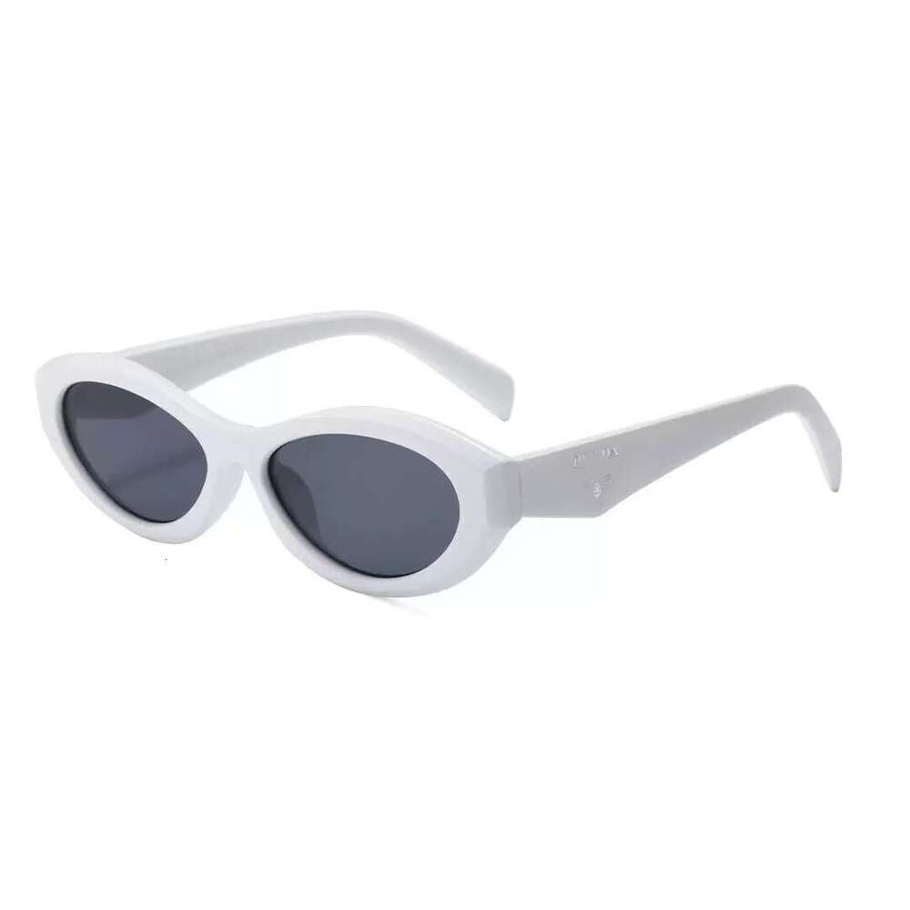 Retro Avant-Garde Sunglasses - Women's Stylish Oval Black Fashion UV Shades