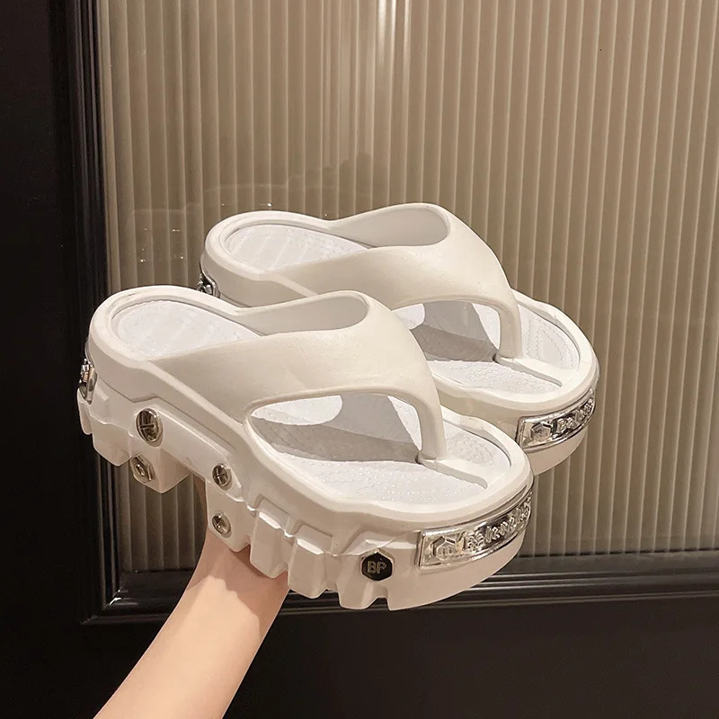 Woman flip flops Punk Shoes trend Casual Platform Sandals non-slip Outdoor slippers Unique features Flat Slides 251217