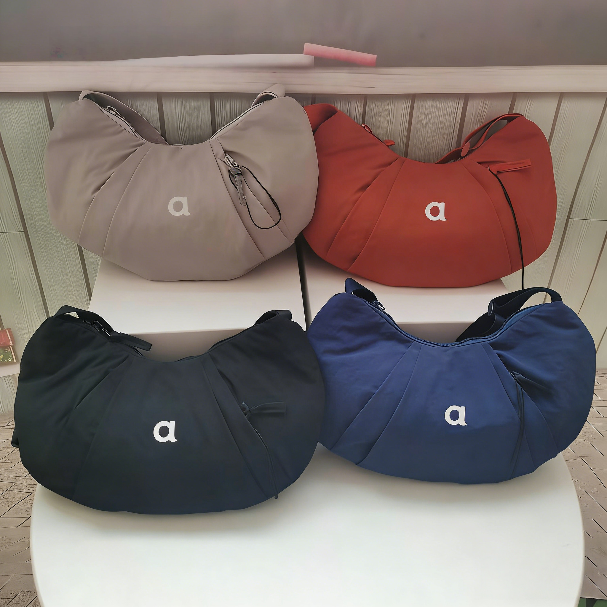 Designer Bags Hobo Trendy Reflective Label Printed Simple Large Capacity Women's Shoulder bag Versatile Sports and Fitness Dumpling bag