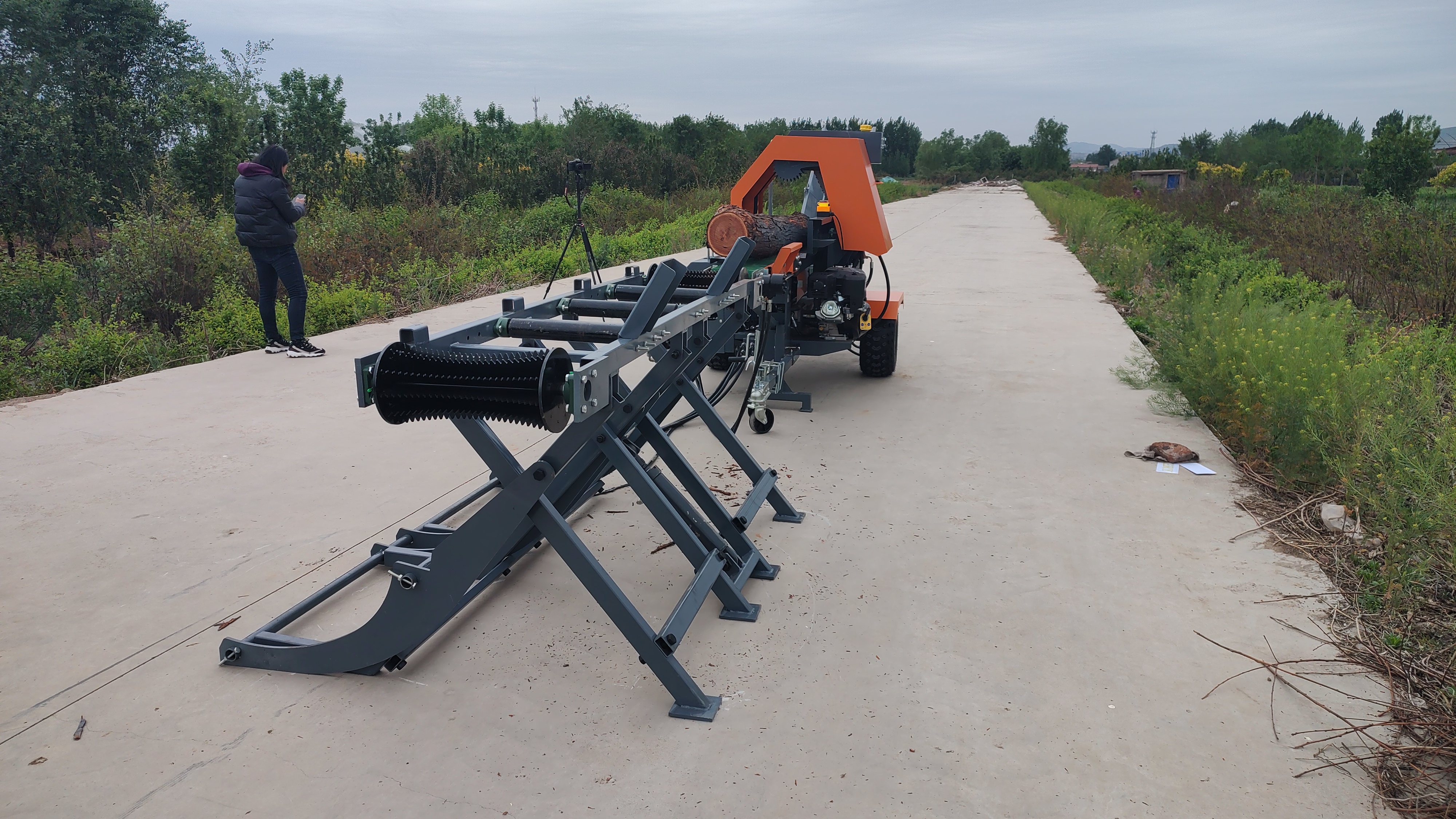 30-Ton Heavy-Duty Log Splitter & Firewood Processor - Industrial Wood Cutting Machine