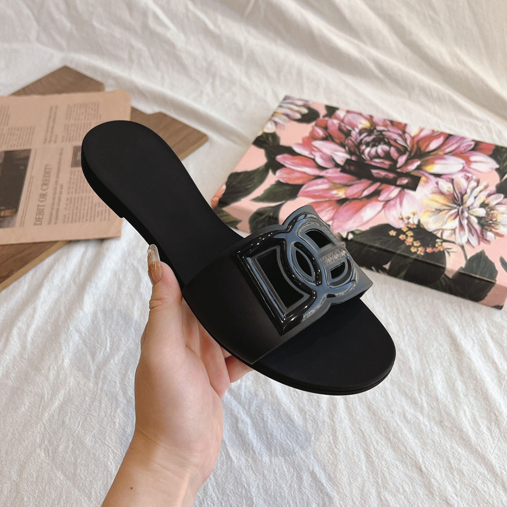 Free shipping designer shoes Skin-Friendly Slip-On Casual Footwear Versatile Use for Beach Activities Non-slip red