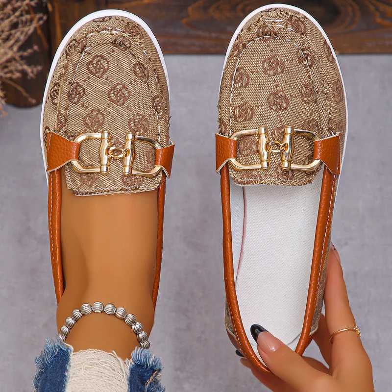 Autumn Women Trend Retro Flat Shoes Women Fashionable Round Toe Metal Decoration Casual Shoes Zapatos De Mujer