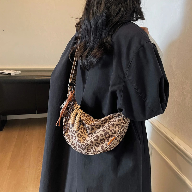 Concise Leopard Print Canvas Zipper Shoulder Bags Versatile Large Capacity Casual Commute Underarm Crossbody Bags 251216