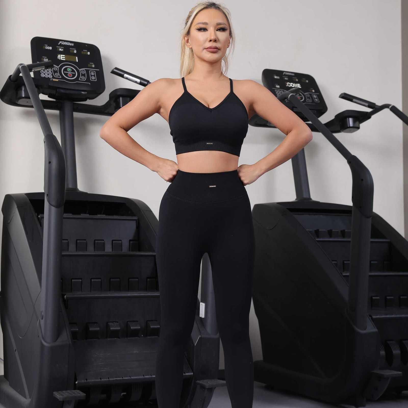 2PCS Womens Seamless Yoga Set Strappy Sports Bra with Pads High Waisted Leggings Workout Outfit Quick Dry Gym Suitt251219