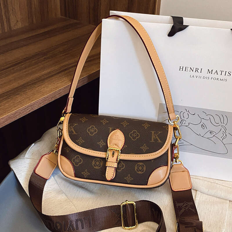 2026 New Designer Crossbody Bag Retro Underarm Fashion Handbag Small Square Shoulder Crossbody Bag with Wide Strap