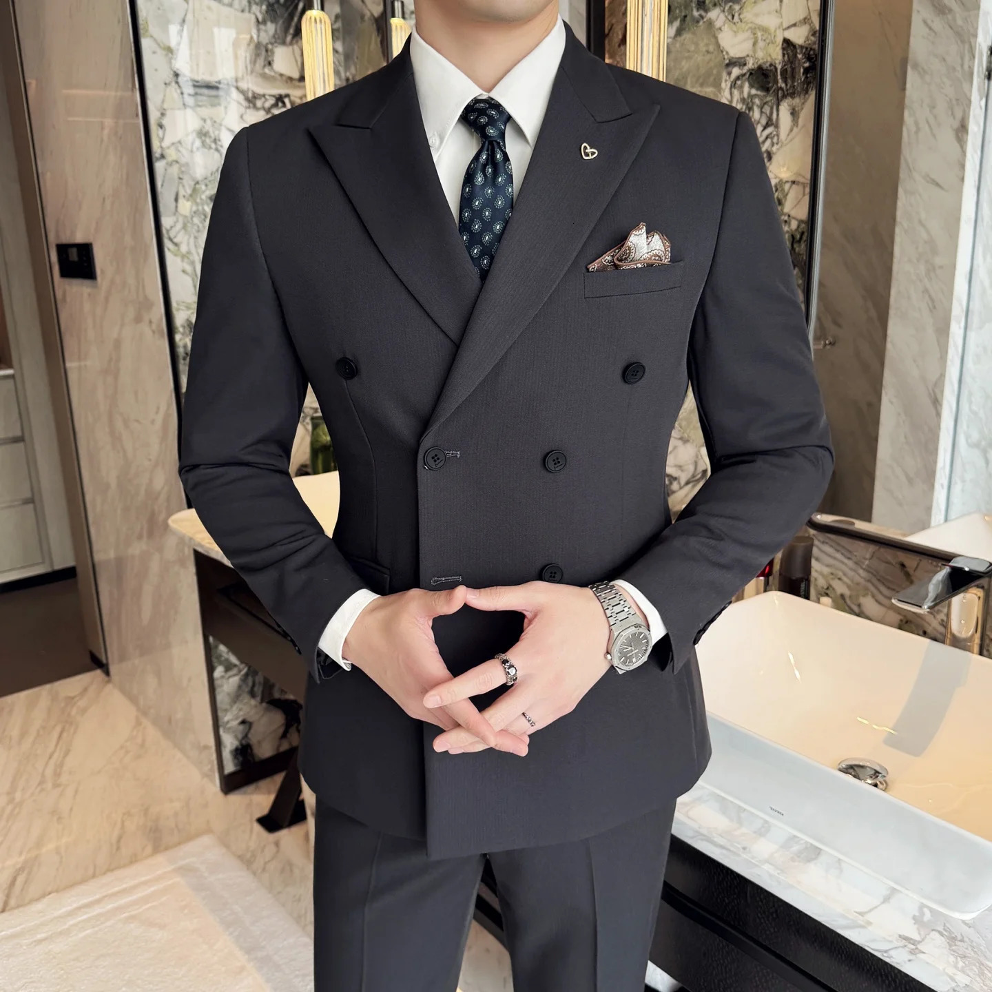 Autumn mens suit set Koreanstyle doublebreasted business formal wear threepiece wedding dress for groom and groomsmen 251219