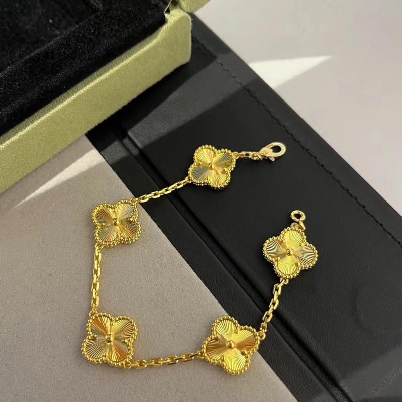 Classic Floral Bracelet Designer Luxury Clover Bracelet Sterling Silver Jewellery Diamond Bracelet Fashion Bracelet Bracelets Wholesale Bracelets