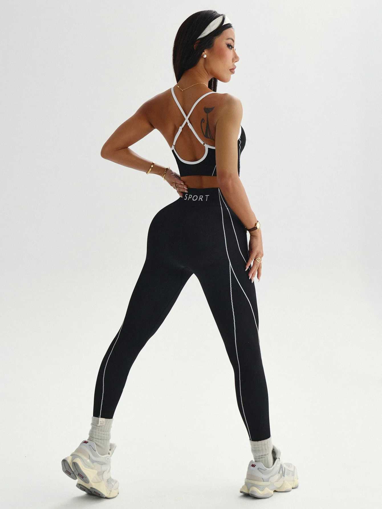 Womens color-blocking yoga set high-waisted hip-lifting tight pants thin shoulder strap sports brat251219