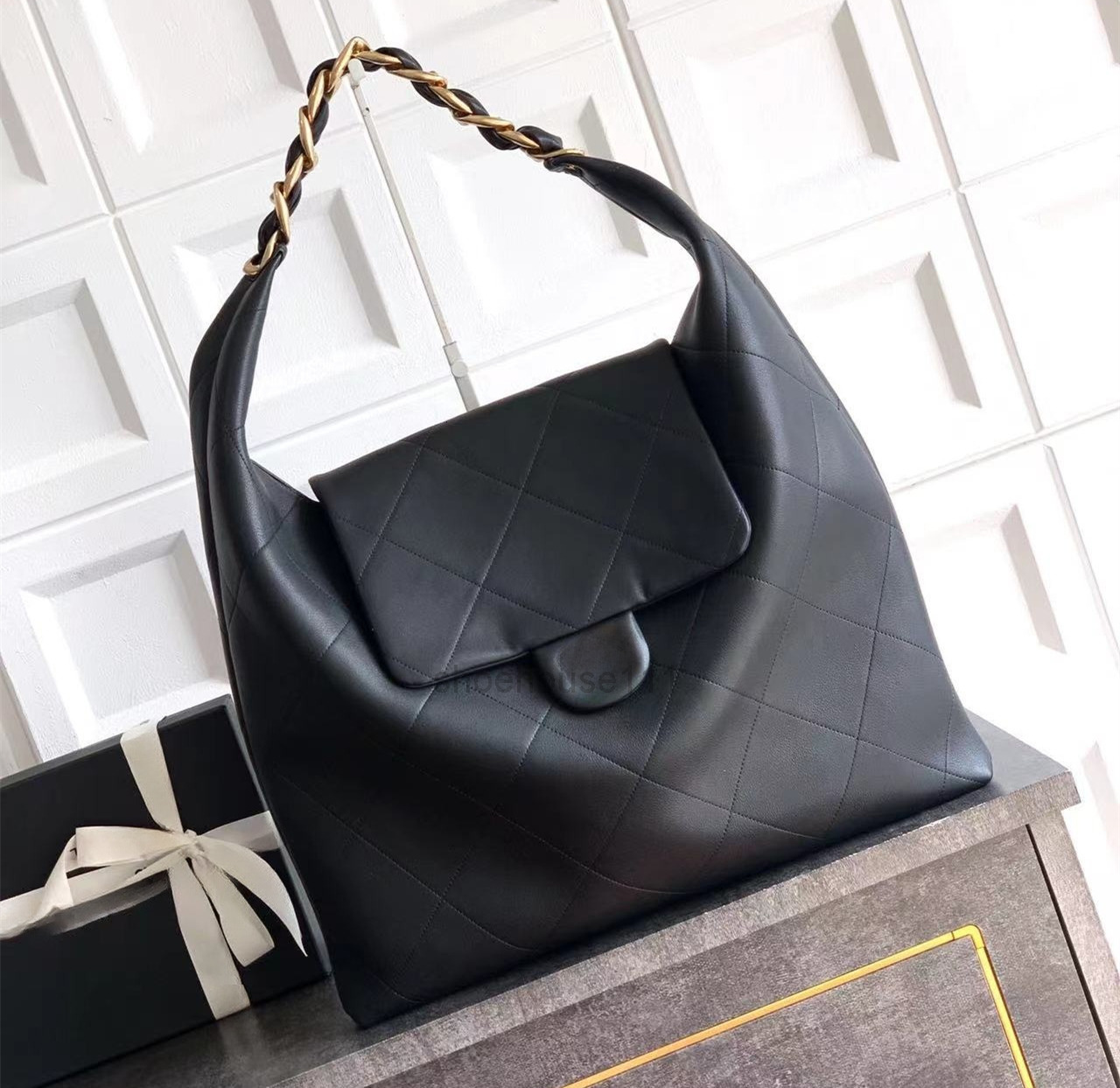 Shoulder Bags New 10A Large Hobo Luxury Designer Shiny Lambskin Golden Hardware Shoulder Removable Pouch Handbag Fashion Women Casual Travel Bag Purse