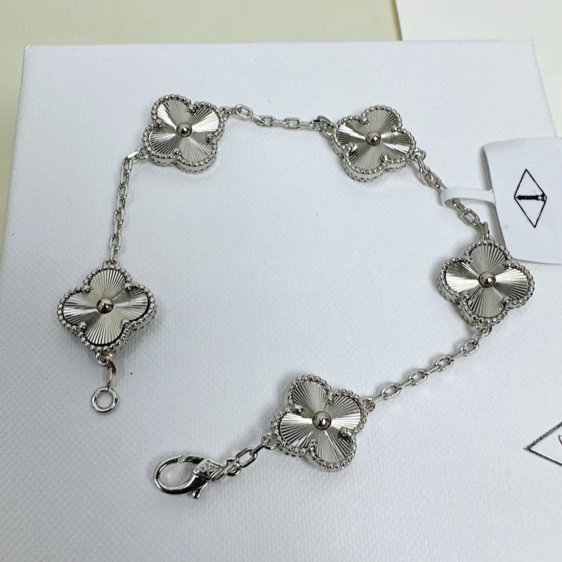 Flower Bracelet Jewellery Designer Bracelet Classic Pendant Silver Bracelet Red Onyx Onyx Ladies Bracelet Valentine's Day Mother's Day Gift