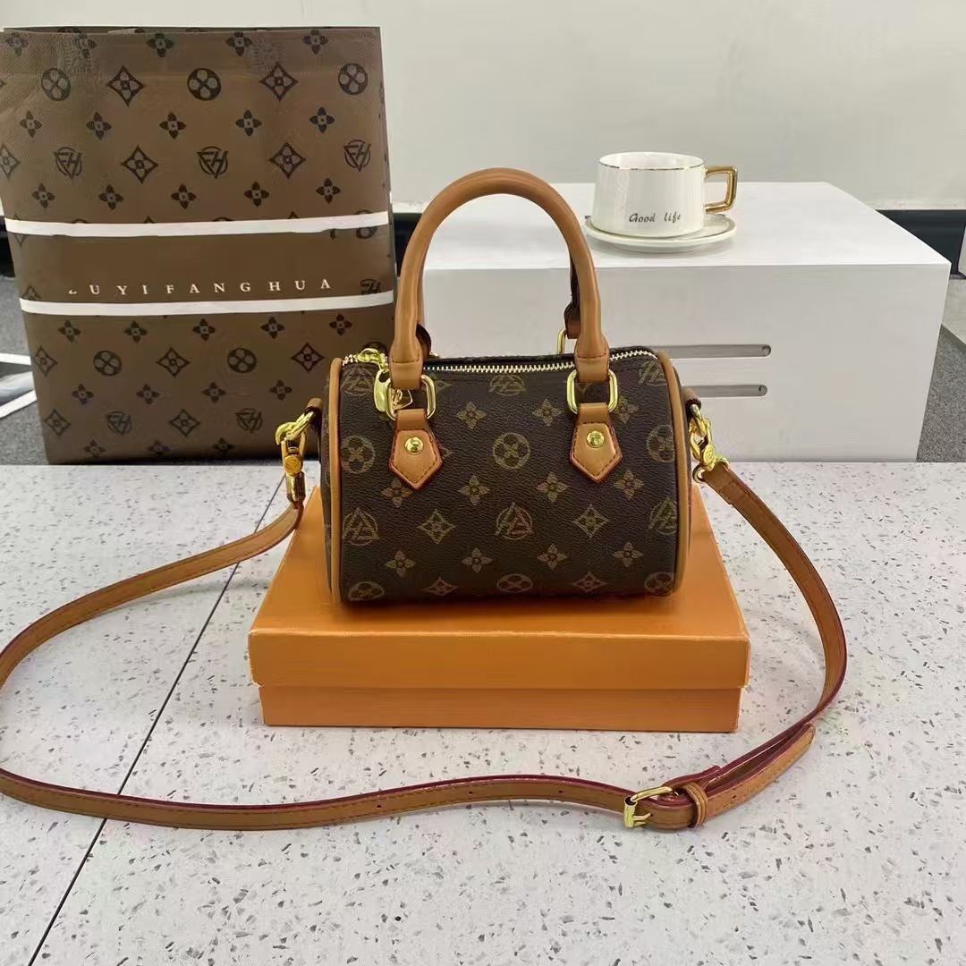 Free Shipping Fashion Bags Totes Light luxury Pillow bags are popular this year mini small bags are slung diagonally