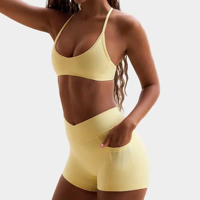 New Womens Yoga Set High Elasticity Halter Sports Bra Beautiful Back Bra Cross Waist Fitness Shorts Yoga Outfit Sports Sett251219