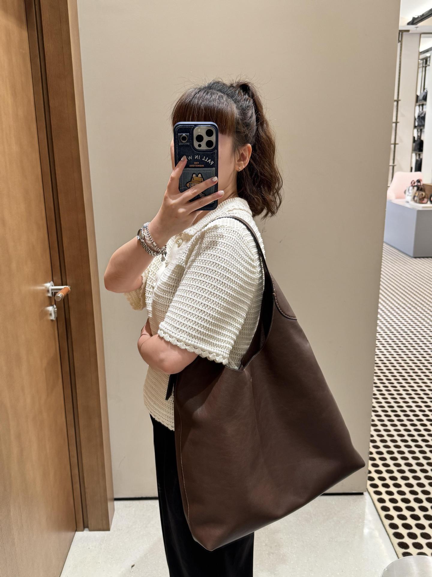 Luxury designer bag Brooklyn large capacity hobo underarm bag retro shoulder portable tote bag 01