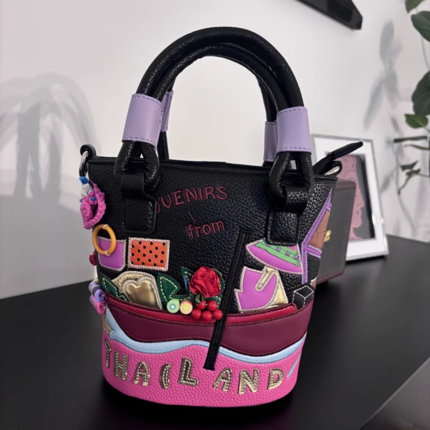 The Designer's Luxurious And Trendy Multi-functional Fashion Bucket Bag Is A Small Patchwork Embroidery 3D Crossbody Bag For Women