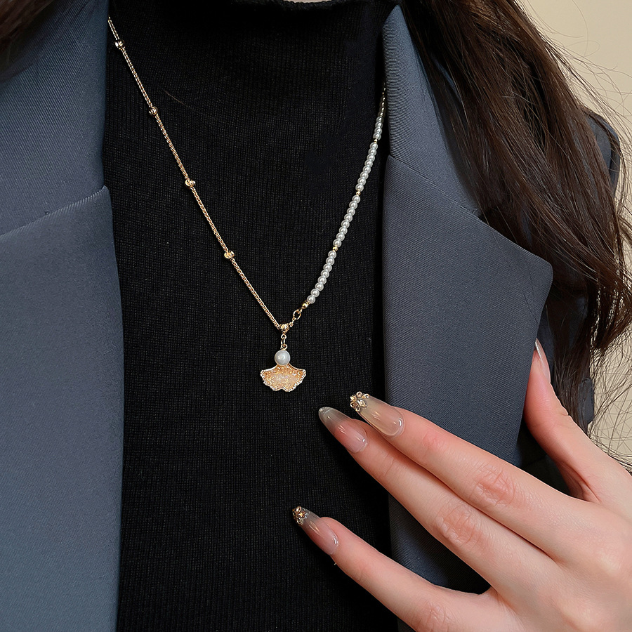 Real Gold Plated Zircon Maple Leaf Pearl Necklace Exquisite Elegant Versatile Collarbone Light Luxury High-End Neck Chain - view 4