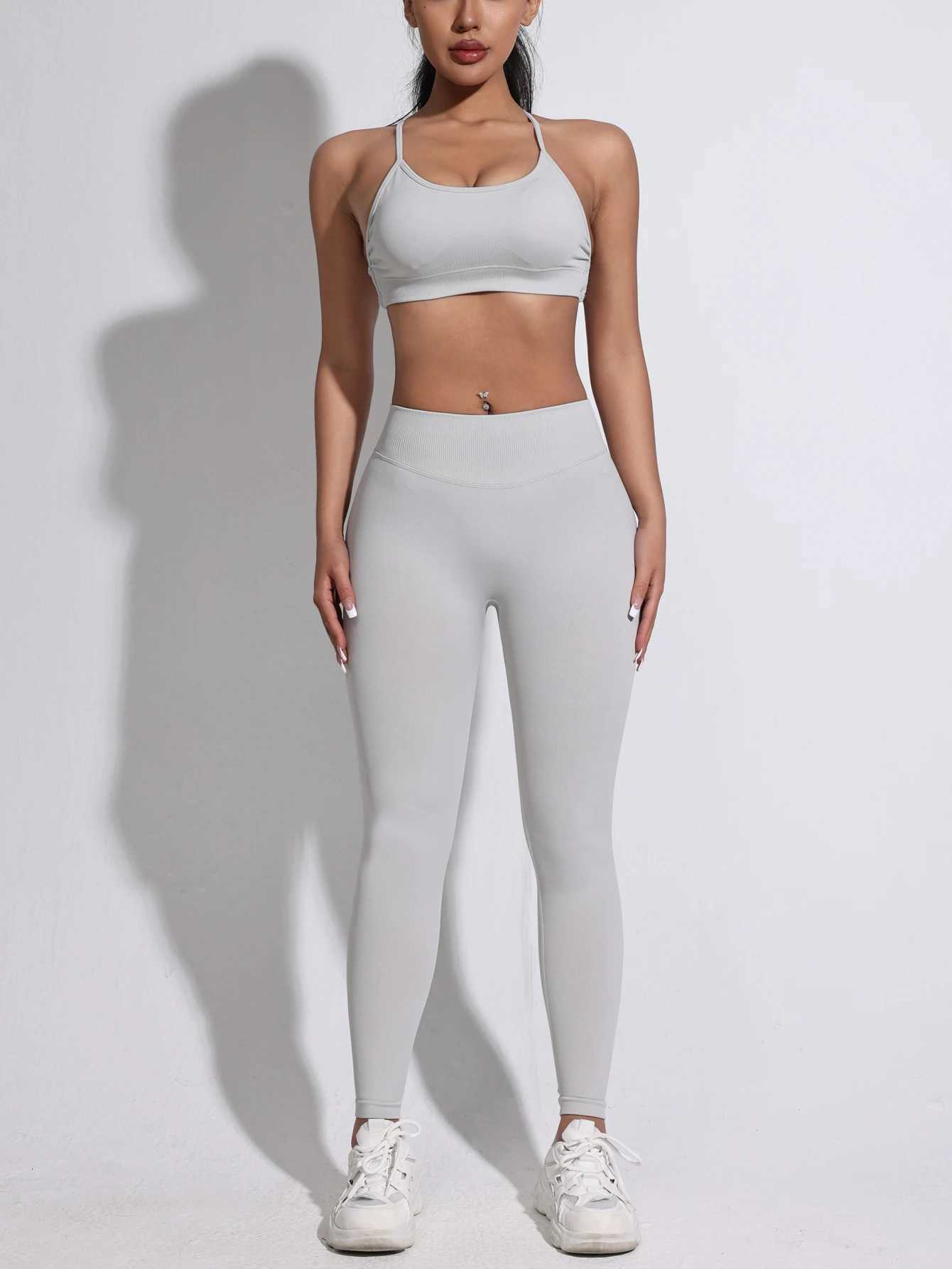 Womens Seamless Sports Yoga Suit Womens Beauty Back Suspender Sports Bra Running Fitness Peach Buttocks Yoga Trouserst251219