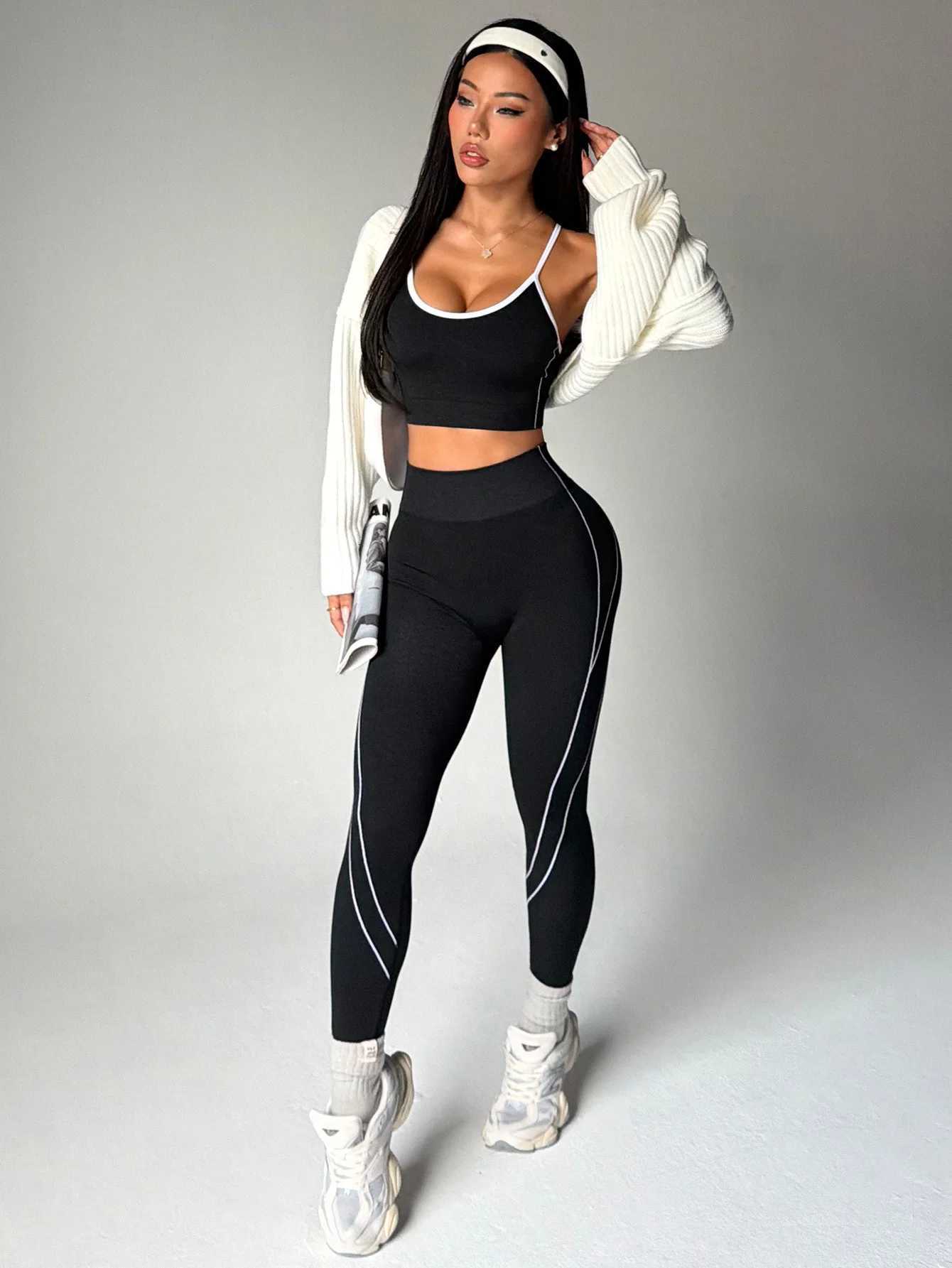 Womens color-blocking yoga set high-waisted hip-lifting tight pants thin shoulder strap sports brat251219
