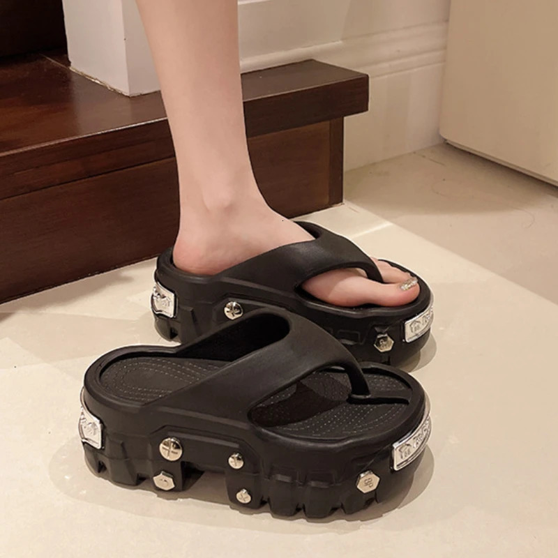 Woman flip flops Punk Shoes trend Casual Platform Sandals non-slip Outdoor slippers Unique features Flat Slides 251217