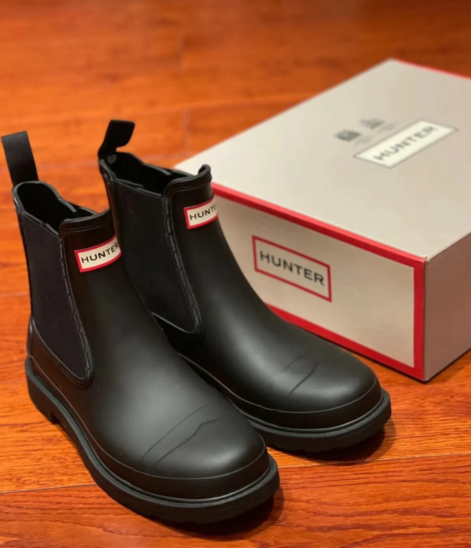 2025 Boots Designer hunters boots woman rain boots womens wellington boot Designer booties Rubber sneaker big red Women wellies Casual Shoes 35-42