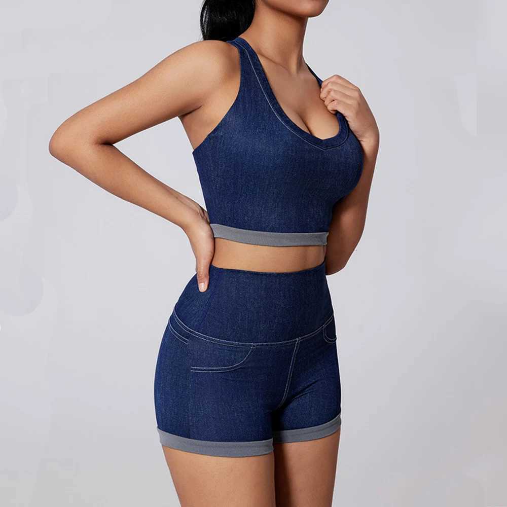 2 Pieces Sportswear Woman Gym Set Sport Vest Shorts Outfit Yoga Women Clothes Outdoors Running Fitness Activewear Sports Suitt251219