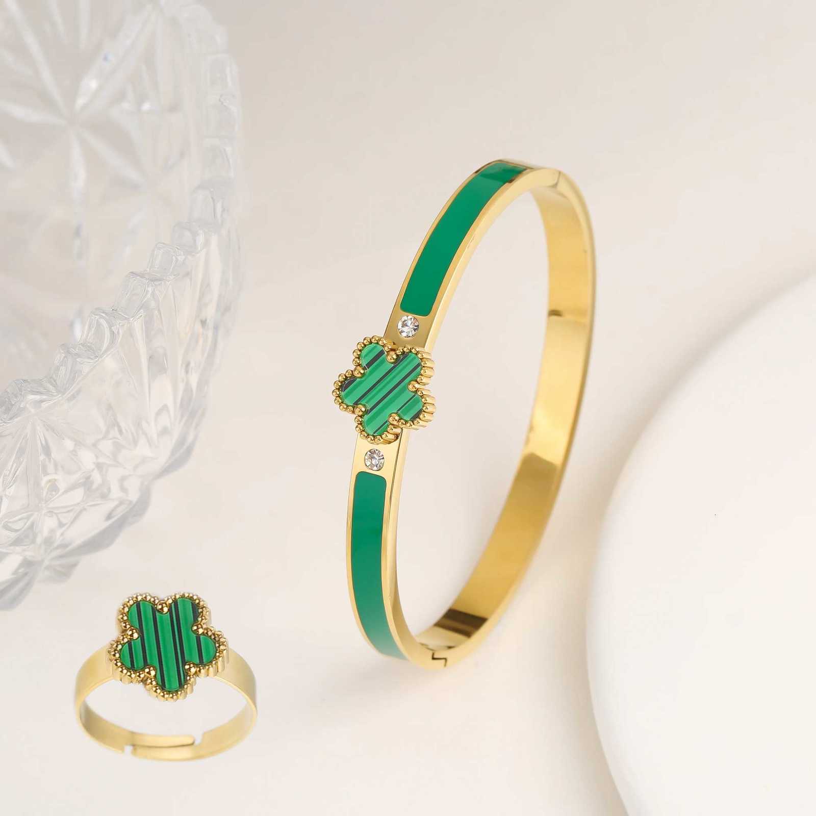 Top Quality 5 Colors Gold Plated Stainless Steel Shell Five Flower Open Bangle For Women Men Daily Party Jewelry Fine Gifts M251220