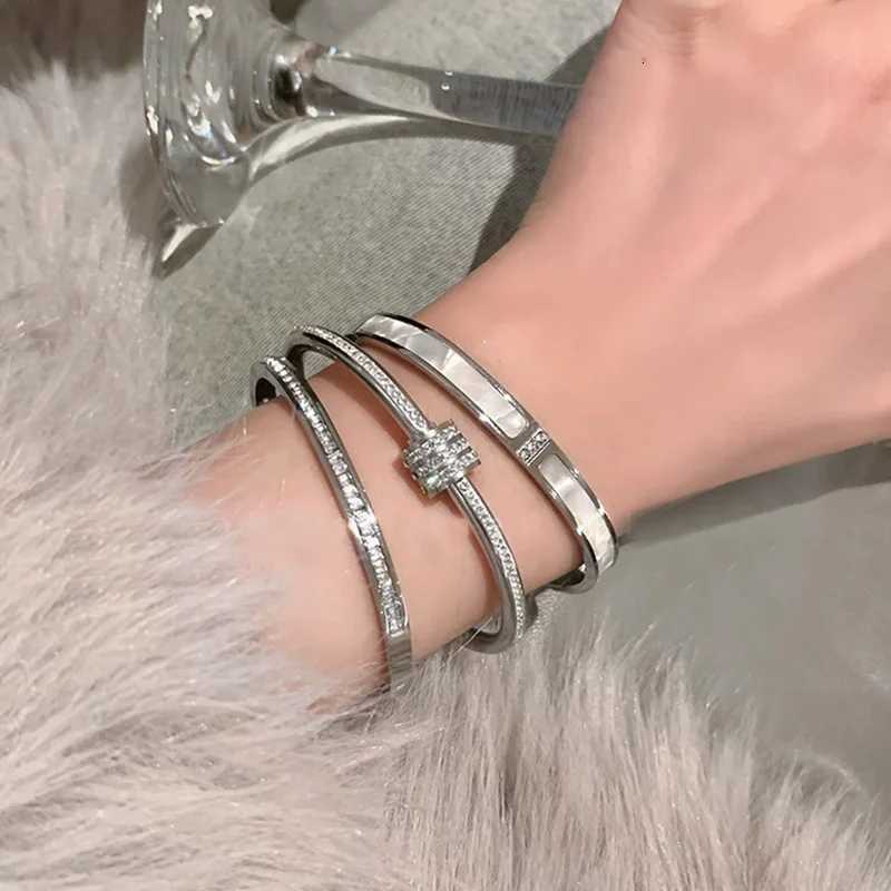 Bangle Stainless Steel for Girls Silver Color Bangles Womens s Waterproof Mothers Day Gift Fashion Jewelry M251220