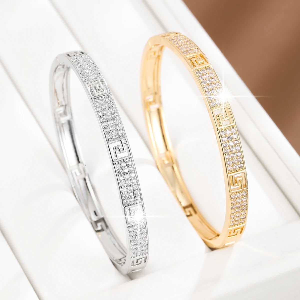 Trendy S-Shaped Design Synthetic Zirconia Womens For Banquets And Gifts Jewelry Accessory M251220