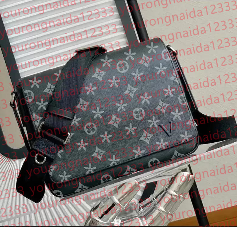 2026 Men Leather TRIO Luxurys Designer bags men Leather Black Flowers Messenger Purse Crossbody Bags Shopping Bag Shoulder bag Handbags Women Wallets purse tote bag