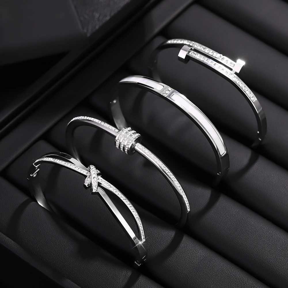 4Pcs/Set Stainless Steel Cuff Womens Bangle Set Classic Combination Perfect Wrist Jewelry Holiday Gift M251220