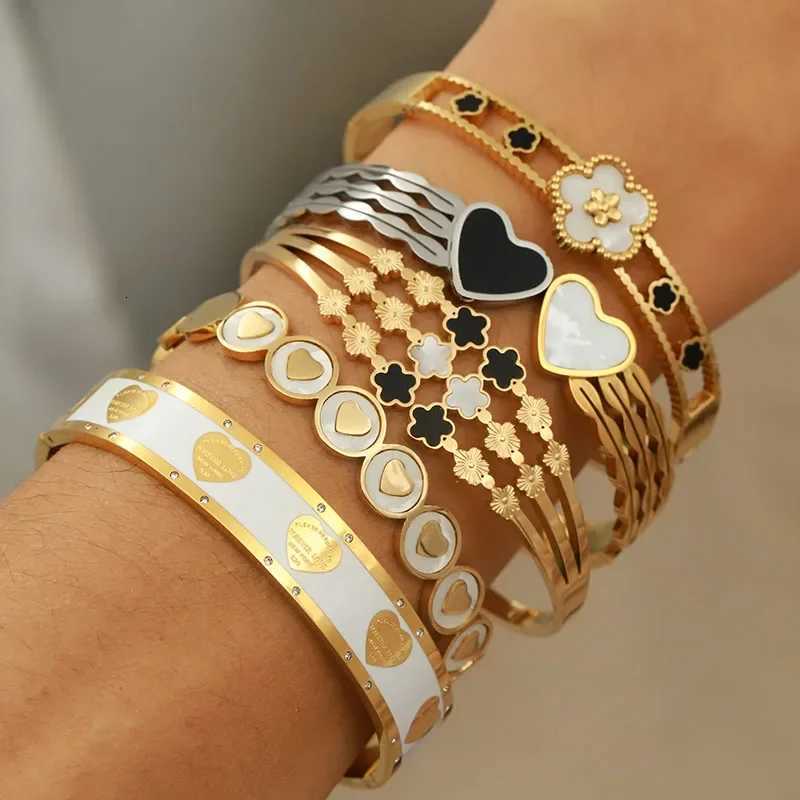 Stainless Steel Metal Oil Flower Bangles s for Women Fashion Brand Jewelry Elegant Heart Bangles Accessories M251220