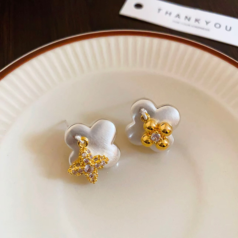 Silver Needle Zircon Flower Cross Vintage Elegant Daily Commute Versatile Earrings Light Luxury High-end Feel Ear Jewelry - view 5