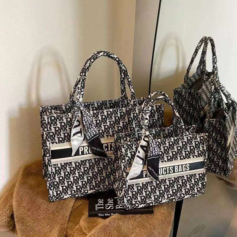 Designer 41Cm&36Cm Classic Sketch Beach Bags Shopping Handbags Luxury Purses Capacity Cherry Blossom Book Totes