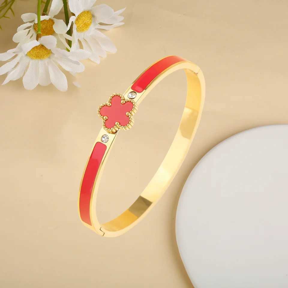 Classic Luxury Stainless steel five- flower 6-color Simple woman Girl Party Trend Enamel jewelry c r M251220