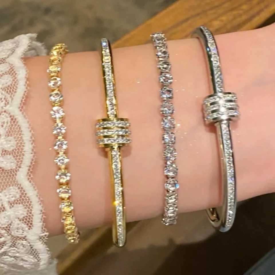 Fashion Titanium Steel Zircon for Women Light Luxury Non-Fading Jewelry Accessory Gift Set M251220