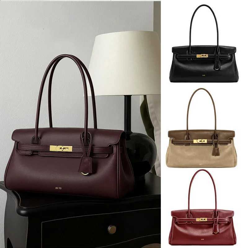 2025 new womens underarm shoulder bag niche commuting large capacity shoulder bag briefcase crossbody bag K251220