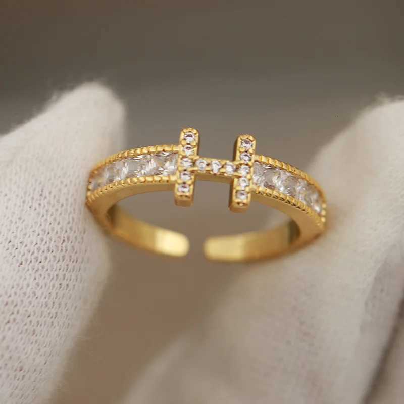 Classic Style Crystal Letter Bangles for Women Fashion Brand Jewelry Luxury Zirconia s Party Accessories M251220