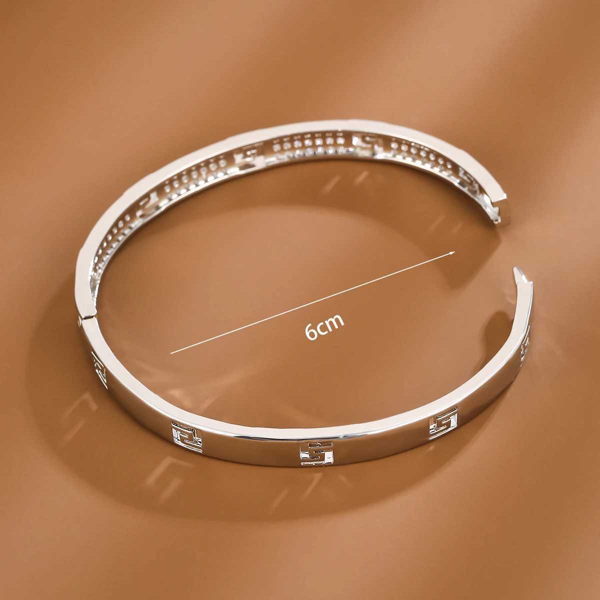 Trendy S-Shaped Design Synthetic Zirconia Womens For Banquets And Gifts Jewelry Accessory M251220