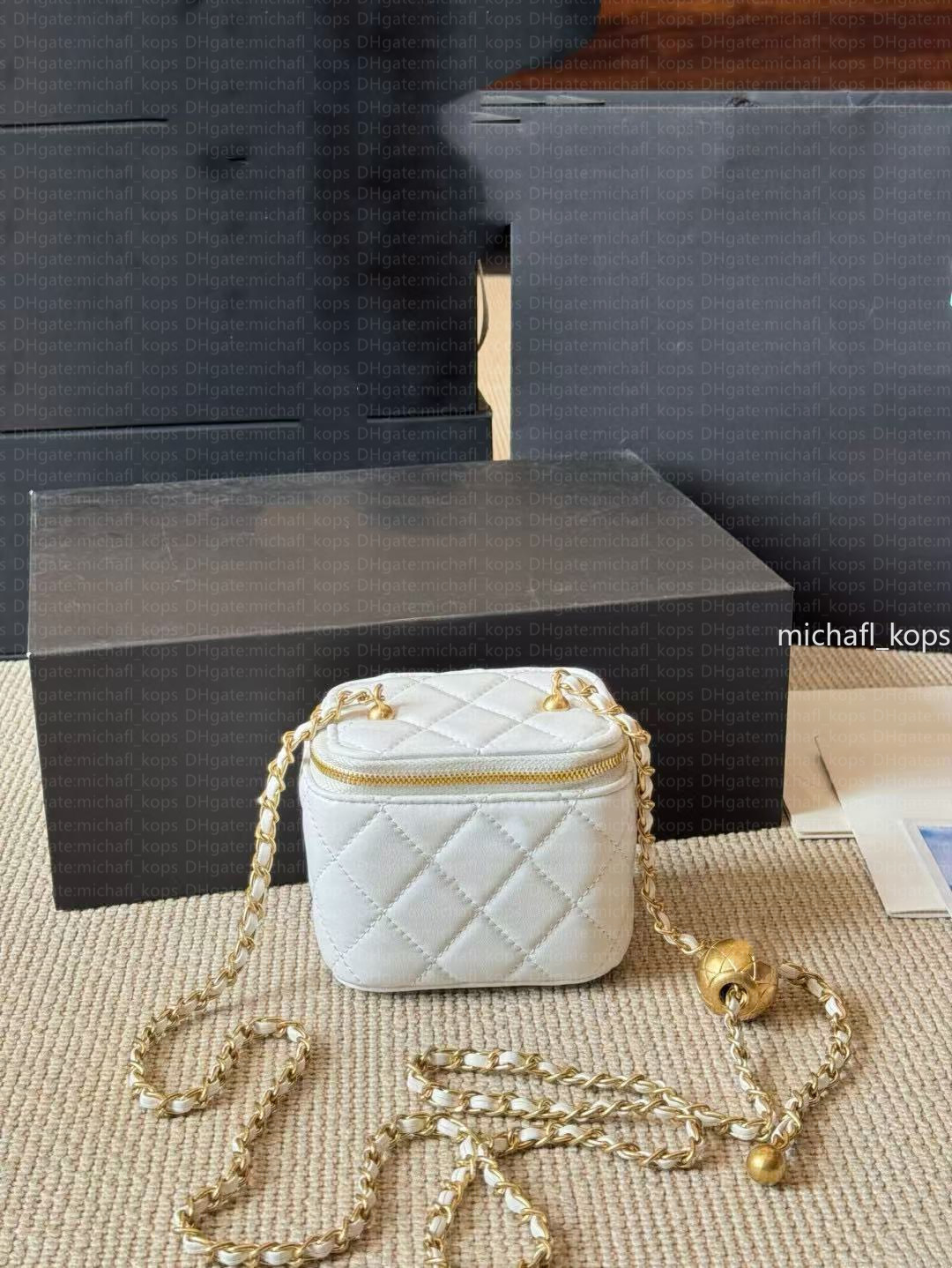 10A makeup bag crossbody bag handbag designer bag chain bag flip bag women's classic retro bag shoulder bag commuting luxury bag tote bag