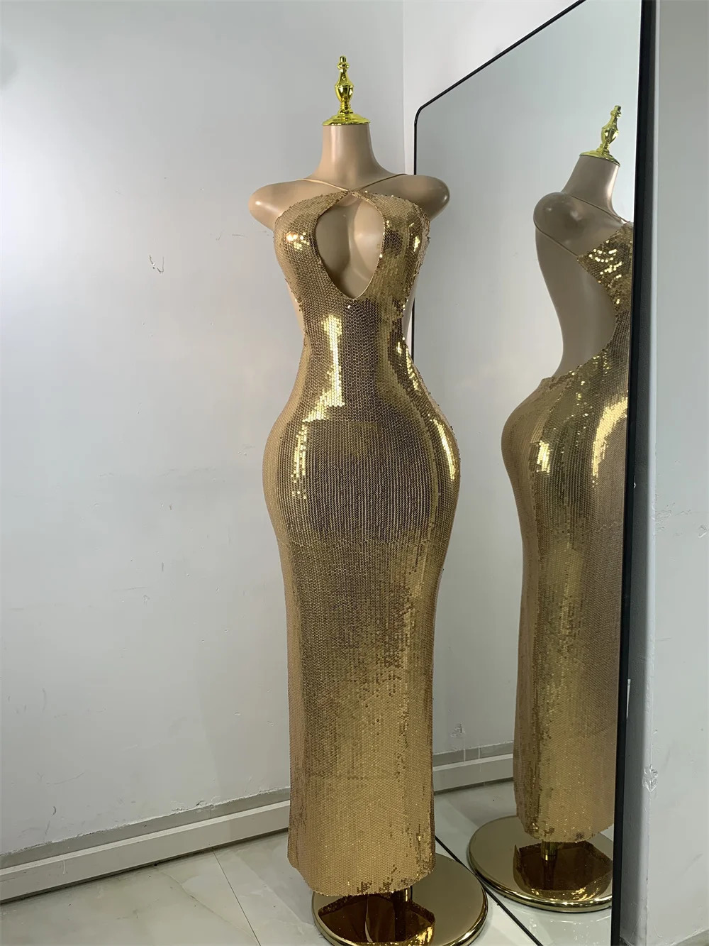 Sequins Gold Party Dress Women Sexy Halter Backless Evening Birthday Gown Hollow Out Celebrity Gala Music Festival Dress 251211