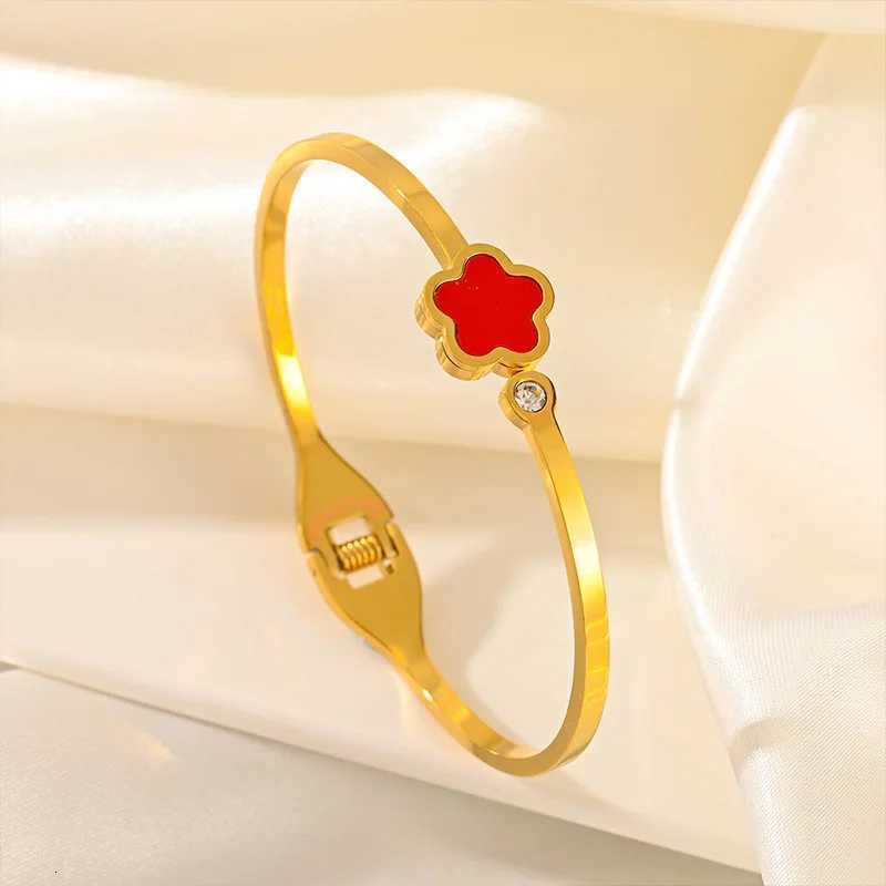 Gold Plated Stainless Steel Lucky Five Leaves C r for Women Adjustable Fashion Classic Jewelry Accessories Gifts M251220