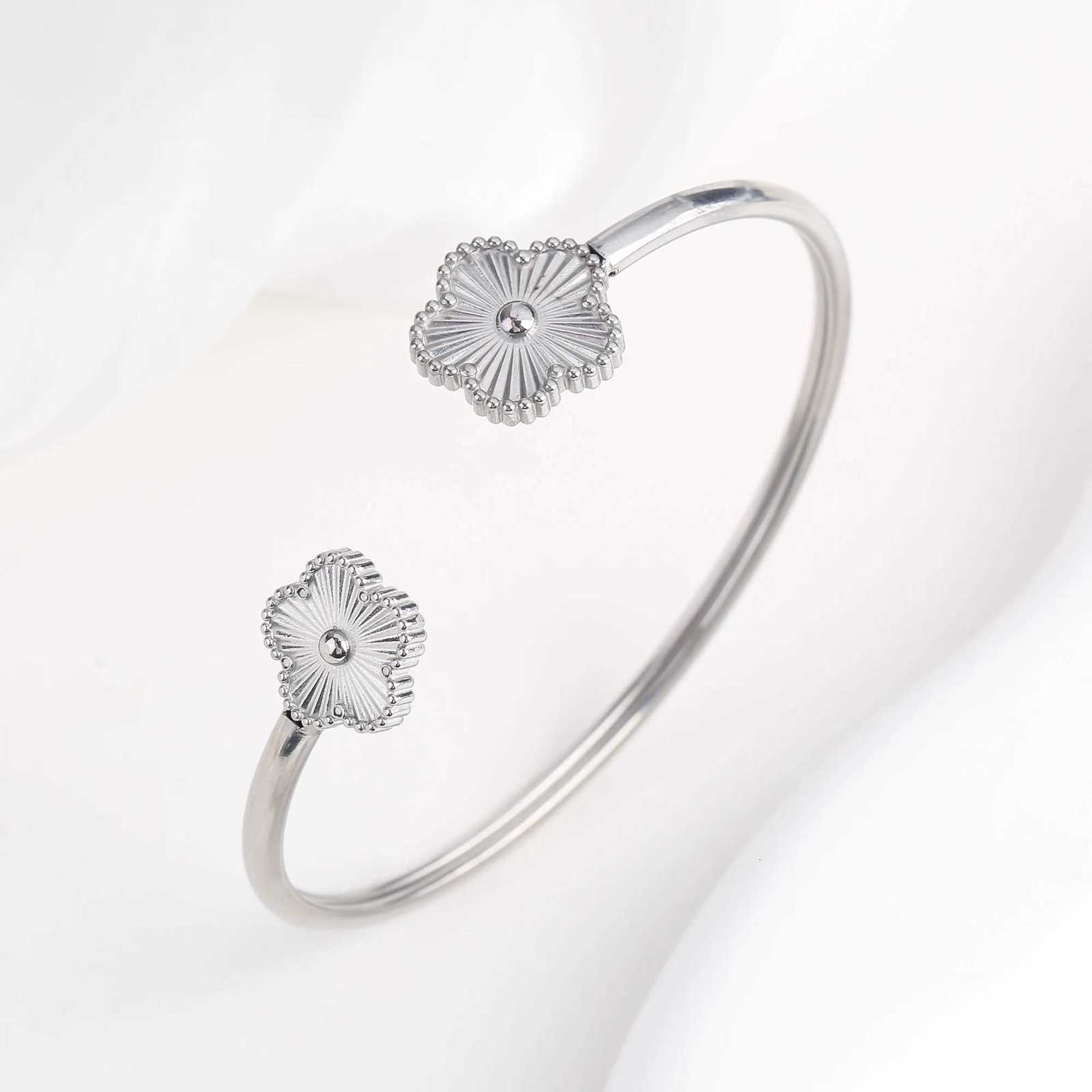 INS Hot Sale Stainless Steel Laser Five Flower Opening Ladies Bangle Classic For Woman Girl C r Jewelry Party Gift 2024 M251220
