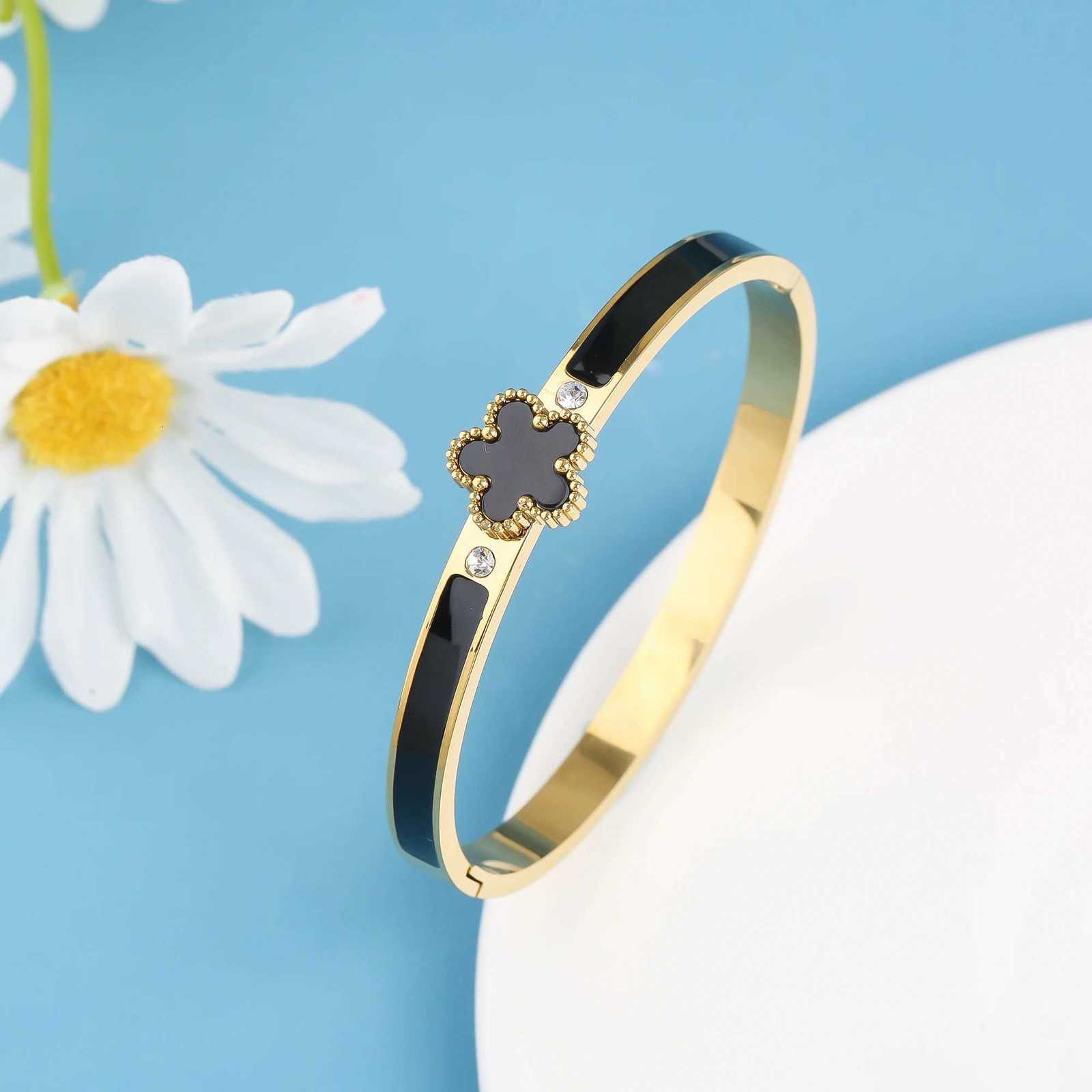 High Quality Oil Drip Stainless Steel Five- Flower Open Bangle Luxury For Woman New Fashion Daily Party Jewelry C r M251220