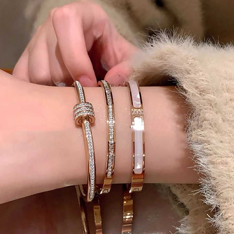 ZAKOL 3pcs Classic Sparkling Zircon Gypsophila Stainless Steel Set for Women Exquisite Fashion Stackable Jewelry M251220